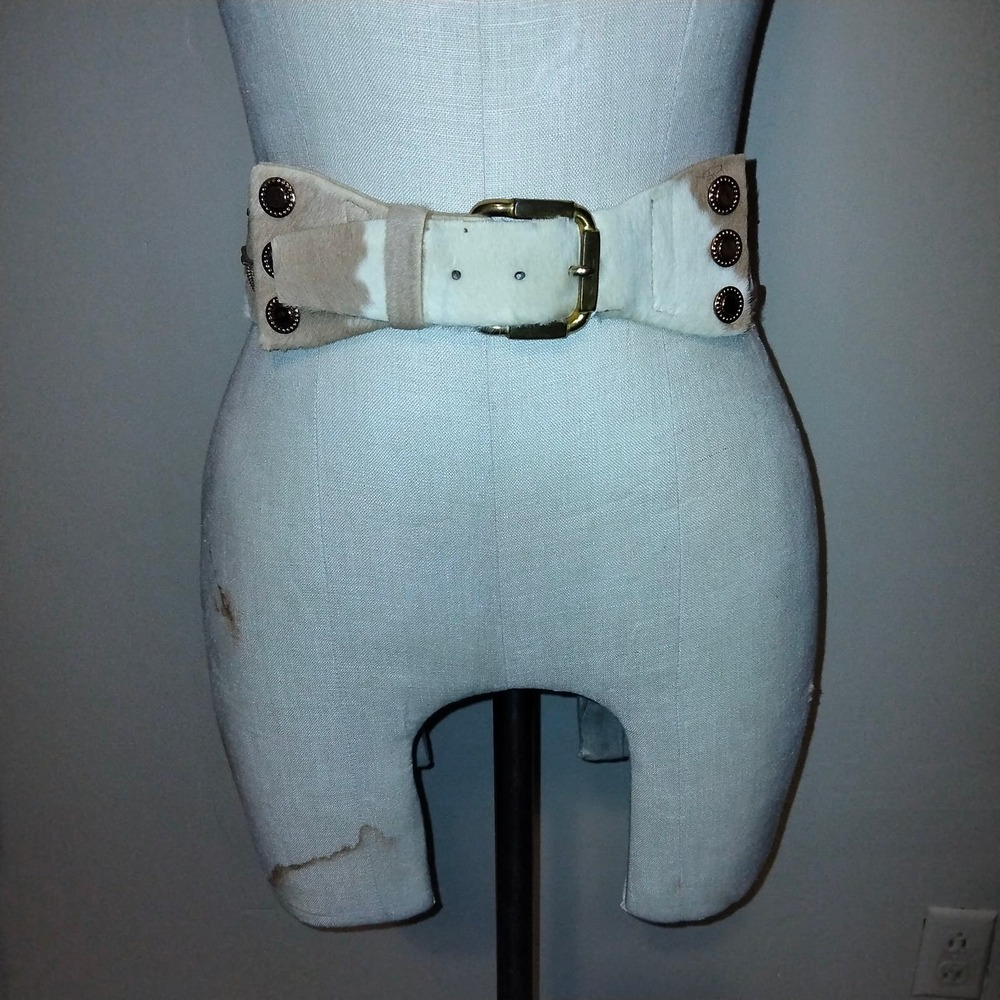 Cow Print Fur Tan & beige Chain Embellished Belt Jean Fisher Vintage  S